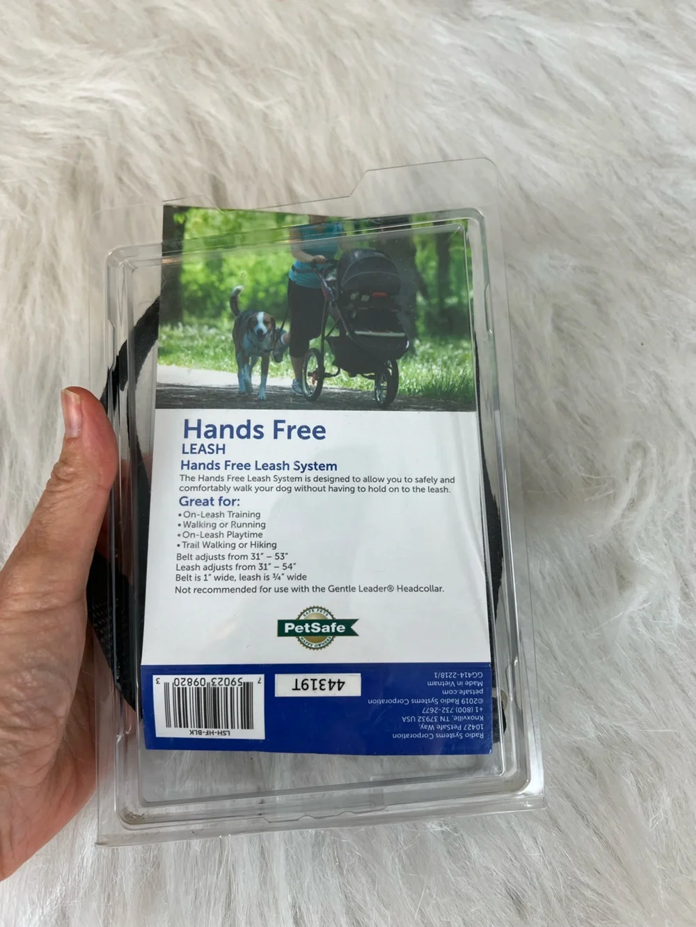 New in box PetSafe Hands Free Leash in Black